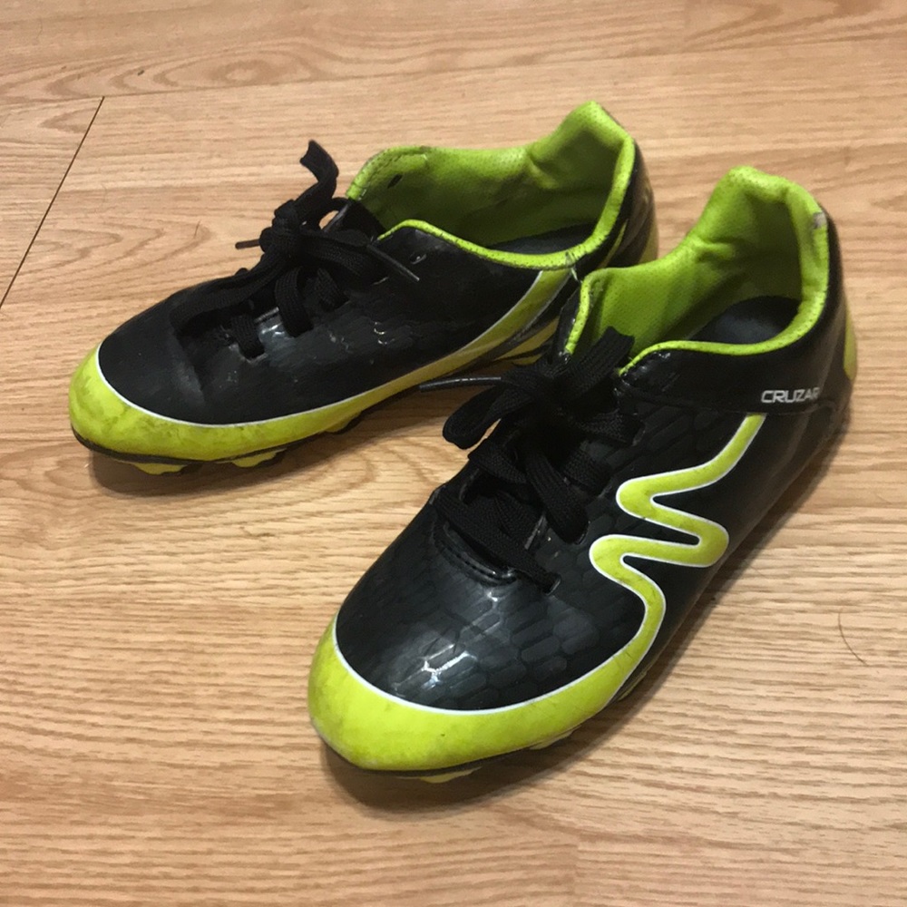 Mitre cruzar soccer cleats
